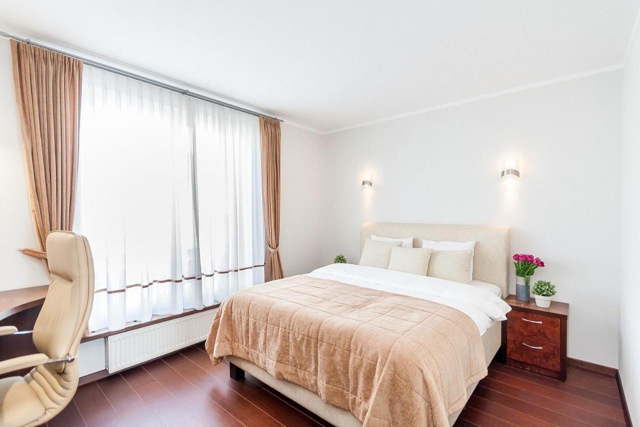Central Apartment In Gedimino Av By Urban Rent วิลนีอุส ภายนอก รูปภาพ