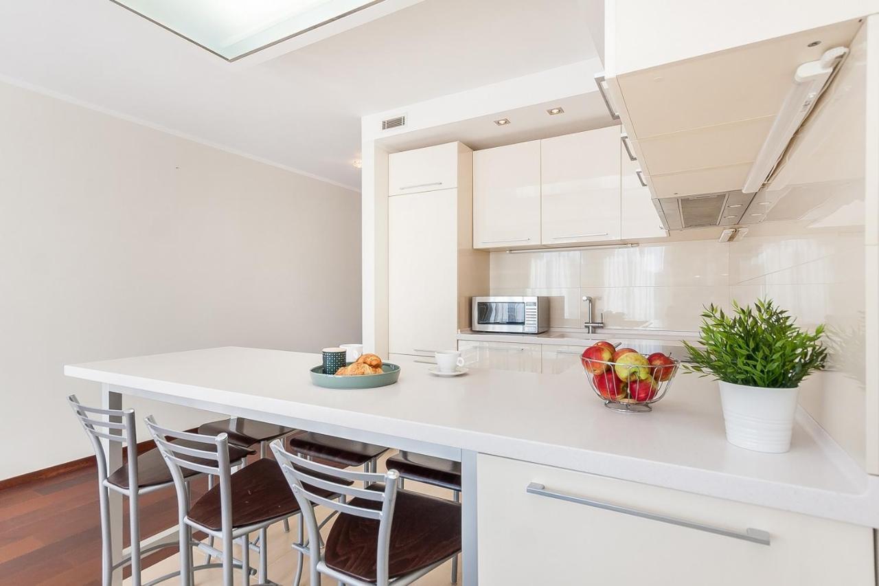 Central Apartment In Gedimino Av By Urban Rent วิลนีอุส ภายนอก รูปภาพ