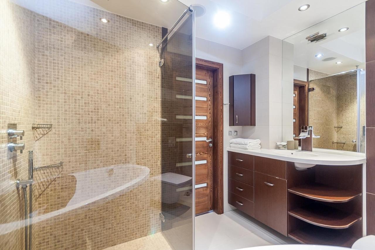 Central Apartment In Gedimino Av By Urban Rent วิลนีอุส ภายนอก รูปภาพ